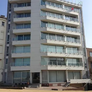  Appartement Raversijde With Sea View